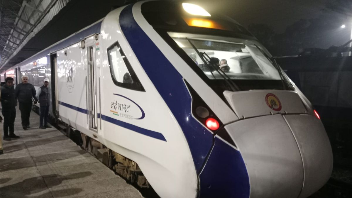 vande bharat saharanpur to lucknow delayed